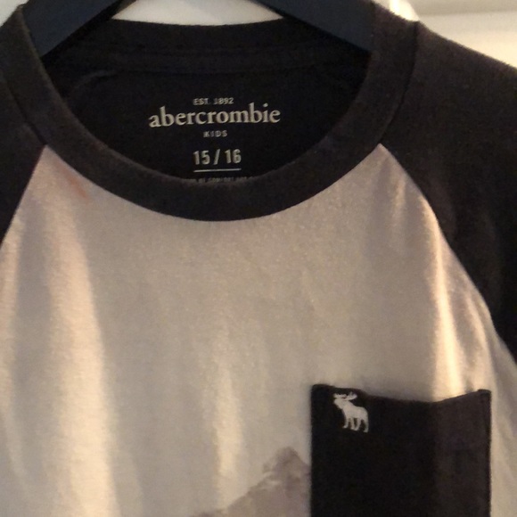 A&F long sleeve t shirt - Picture 3 of 5